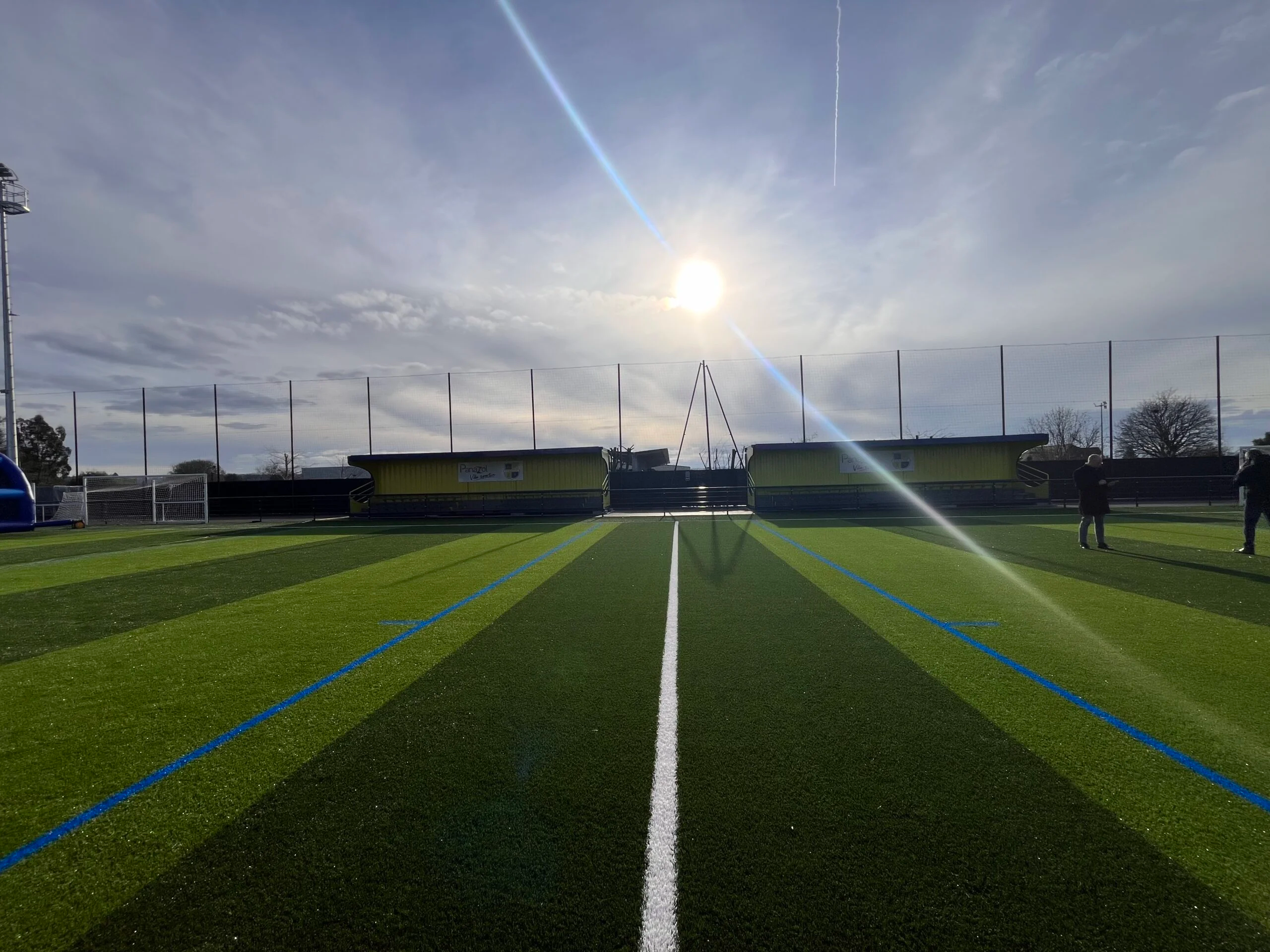 Tribunes livrées sur site